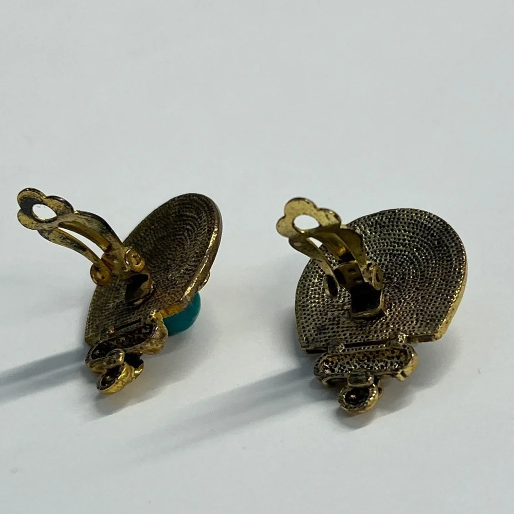 Jan Michaels Style Etched Tourqoise Copper Metal Clip Earrings